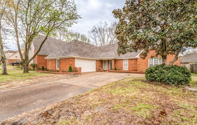 Primary Photo - Style, Space, and Convenience in the Heart...