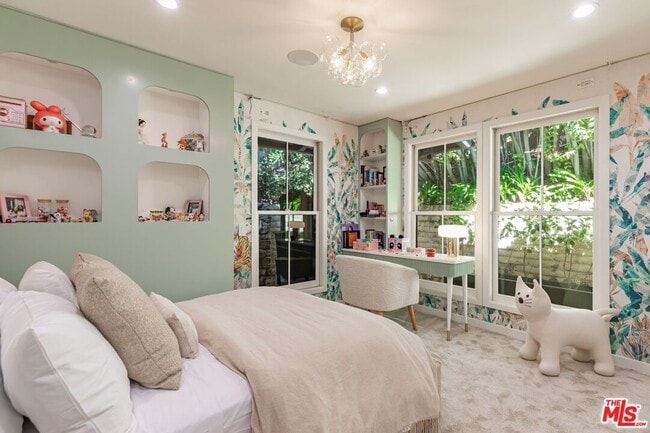 Building Photo - 400 Toyopa Dr