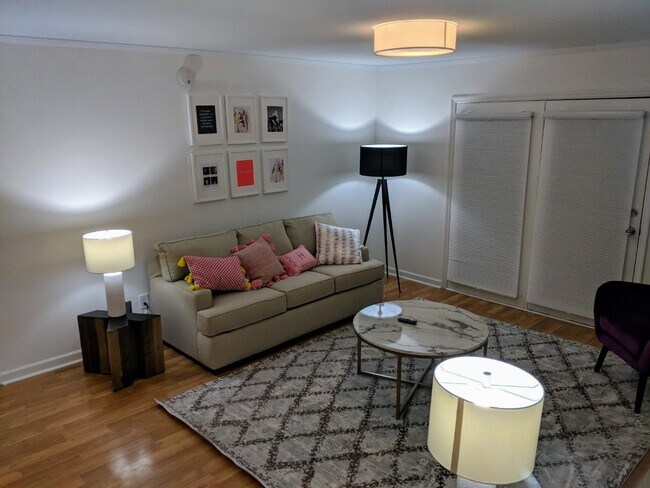 Building Photo - 3181 Parthenon Ave