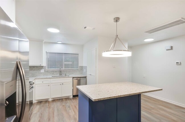 Building Photo - 1 Canyon Oak Pl