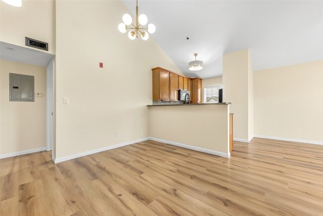 Building Photo - 6303 Spring River Dr