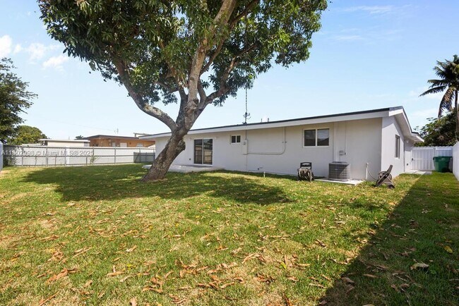 Building Photo - 4001 NW 187th Terrace