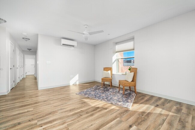 Building Photo - 170 Ridge Rd