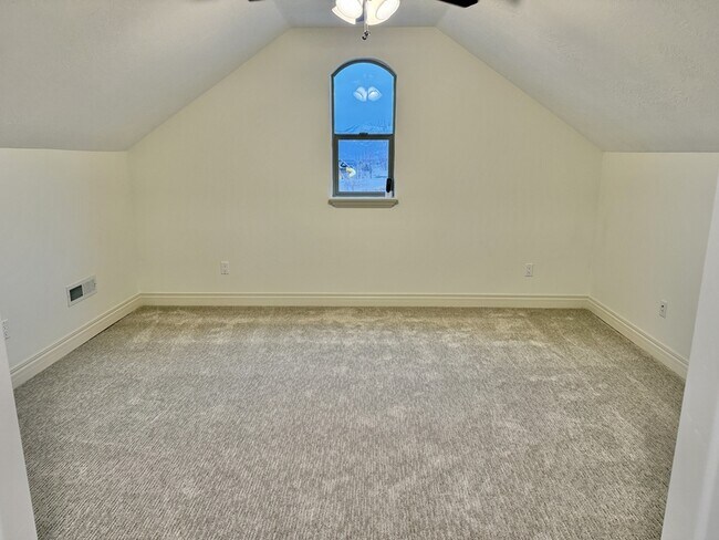 Building Photo - 14328 S Log Home Ln