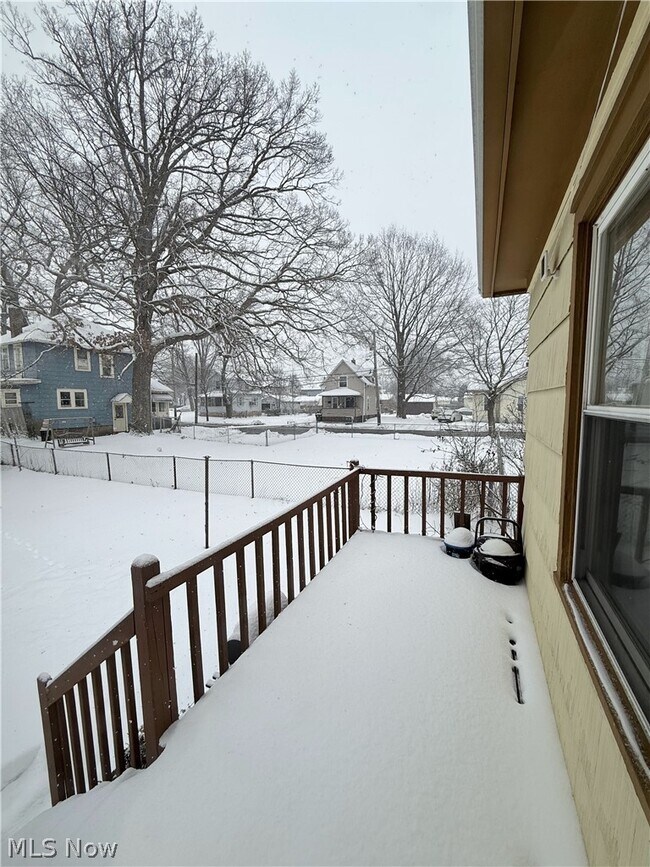 Building Photo - 1253 California Ave