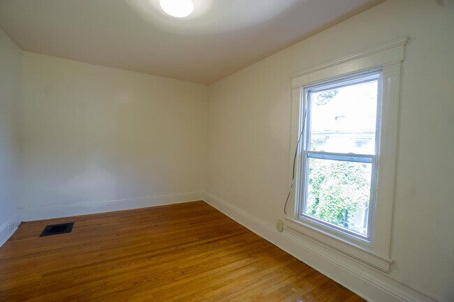 Building Photo - 430 Westcott St