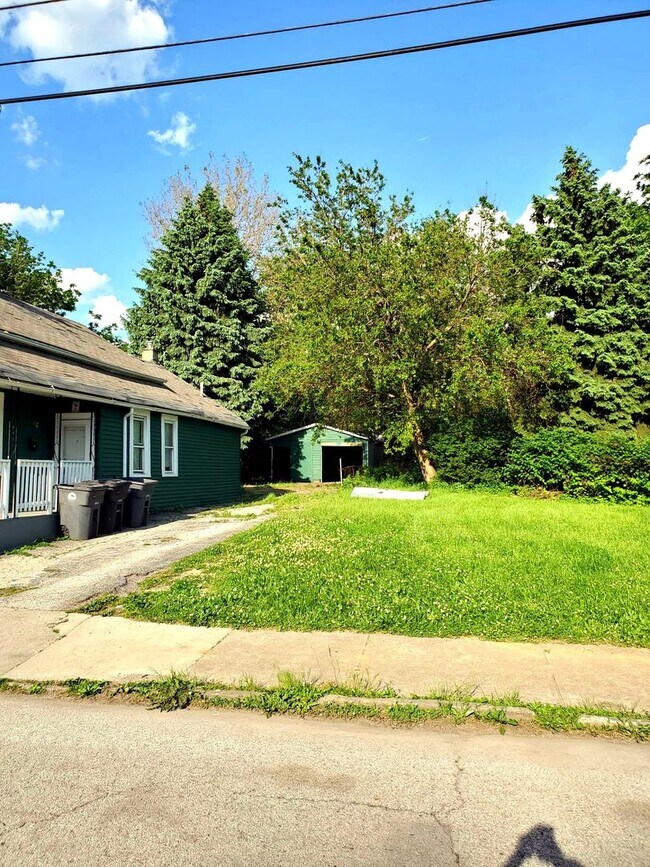 Building Photo - 3017 Nursery Ave