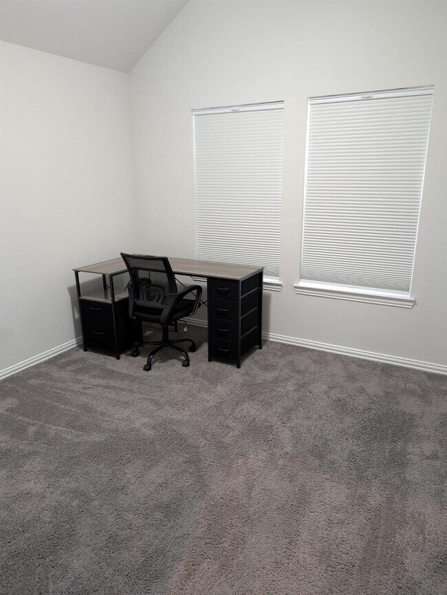 Building Photo - 6647 Northchester Dr