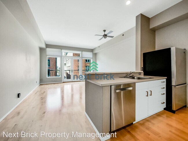 Building Photo - 1 br, 1 bath House - 2030 Western Ave, Uni...