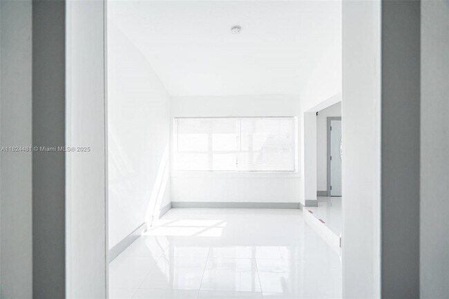 Building Photo - 1320 SW 17th Ave