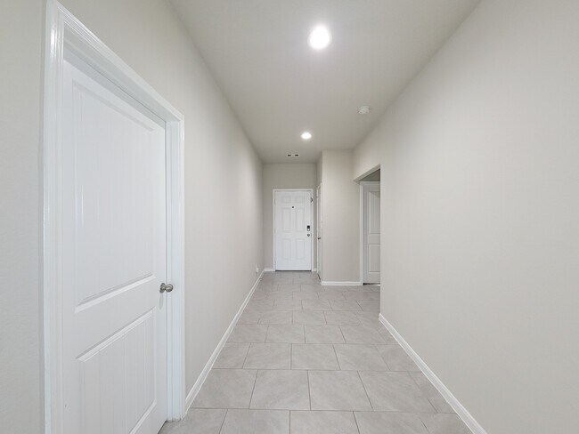 Building Photo - 29614 Breakwater Dr