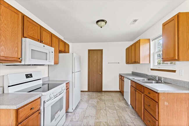 Building Photo - 3708 Panther Dr