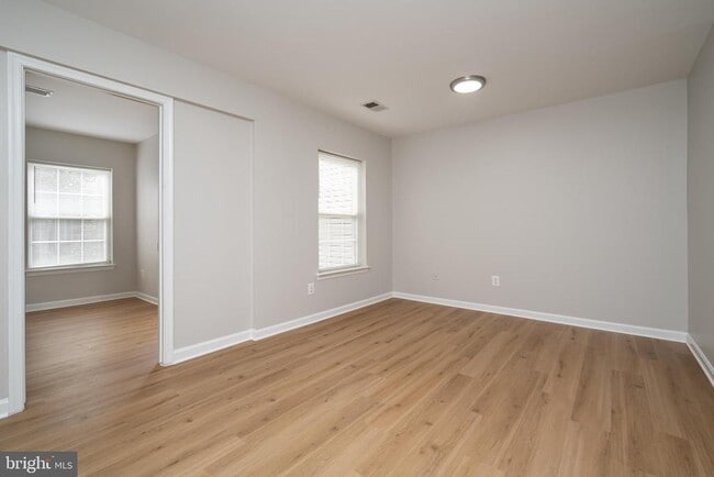 Building Photo - 20382 Farmgate Terrace