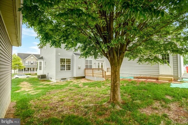 Building Photo - 240 Davis St