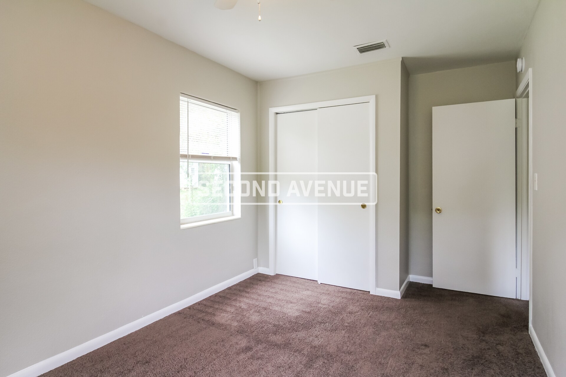 Building Photo - 1544 Breton Rd