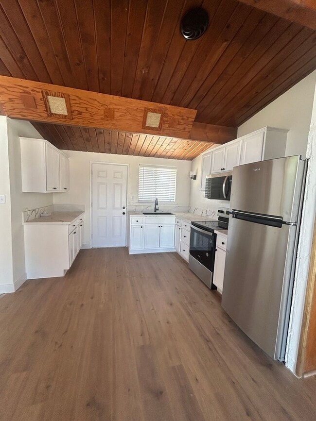 Building Photo - 6096 Cahuilla Ave