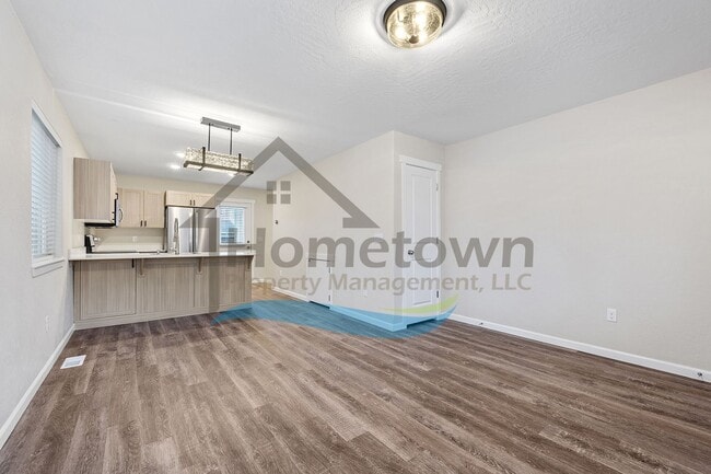 Building Photo - 2 Bedroom 2 Bath Home with Attached Garage Available in Coeur d'Alene!