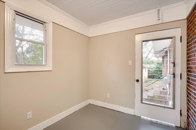 Building Photo - 116 Kirby Dr