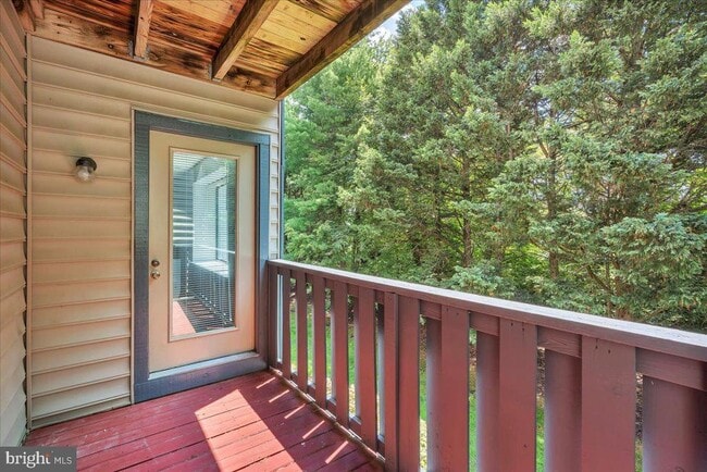 Building Photo - 5512B Aberdeen Dr