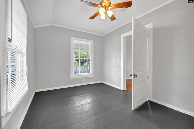 Building Photo - 206 Augusta St