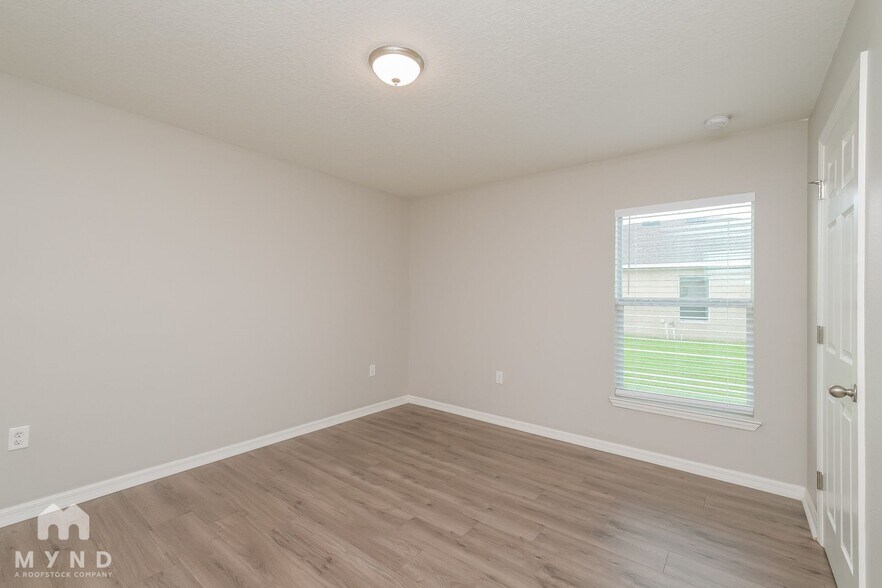 Building Photo - 6600 Wirevine Dr