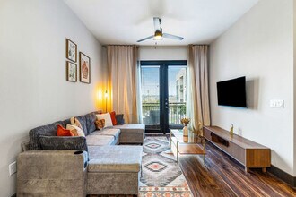 Building Photo - 9127 Research Blvd