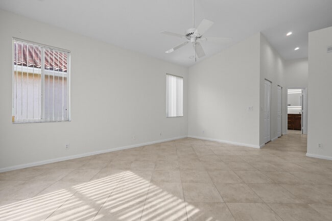 Building Photo - 7835 NW 78th Ave