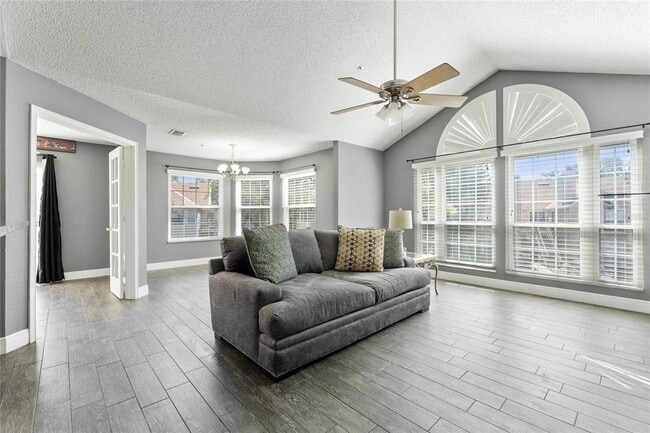 Building Photo - 660 Youngstown Pkwy