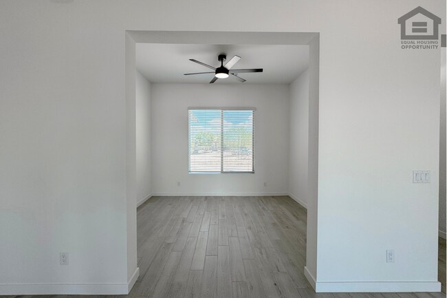 Building Photo - 18108 W Morning Vista Ln