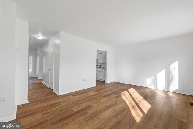 Building Photo - 6911 Cipriano Woods Ct