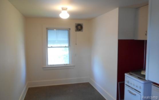 Building Photo - 735 N Main St