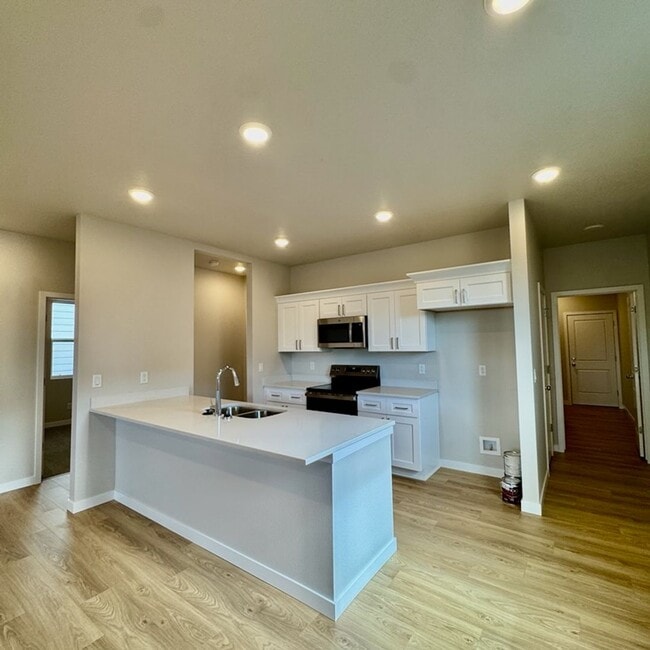 Building Photo - Beautiful Brand New Home!