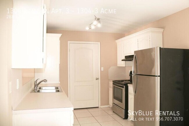 Building Photo - 1304 Acme Ln