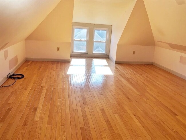 Building Photo - 308 Belmont St