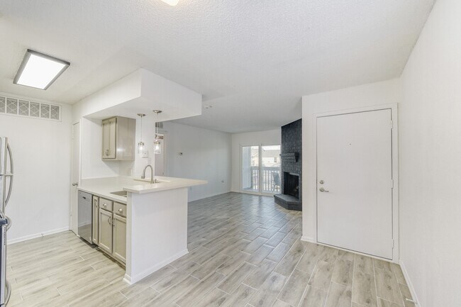 Building Photo - 250 El Dorado Blvd