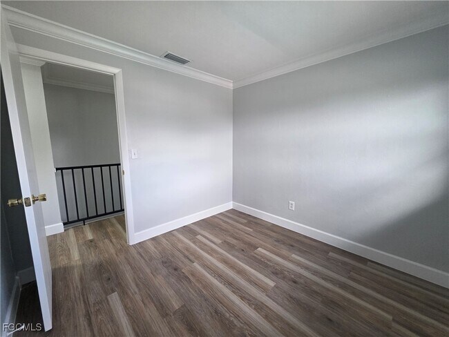 Building Photo - 1507 Cape Coral Pkwy W