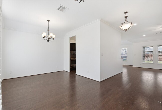 Building Photo - 212 Fallow Buck Ct