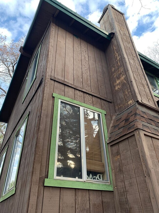 Building Photo - Lovely Home: 2BR+Bonus at Cul-De-Sac in Gr...