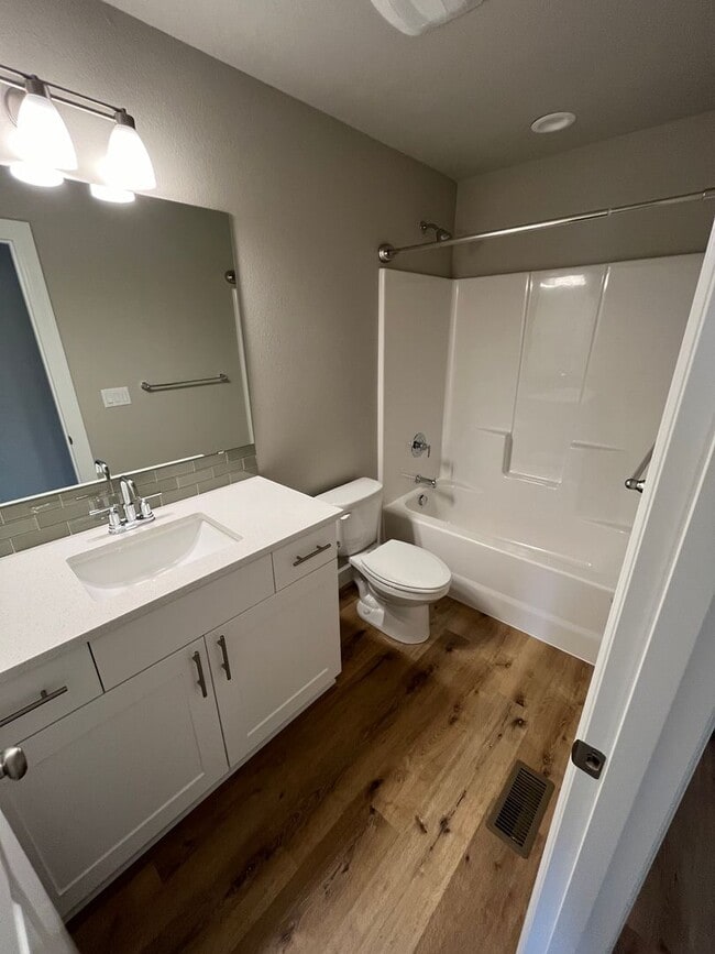 Building Photo - Newer Construction 3 Bedroom House in NW Redmond