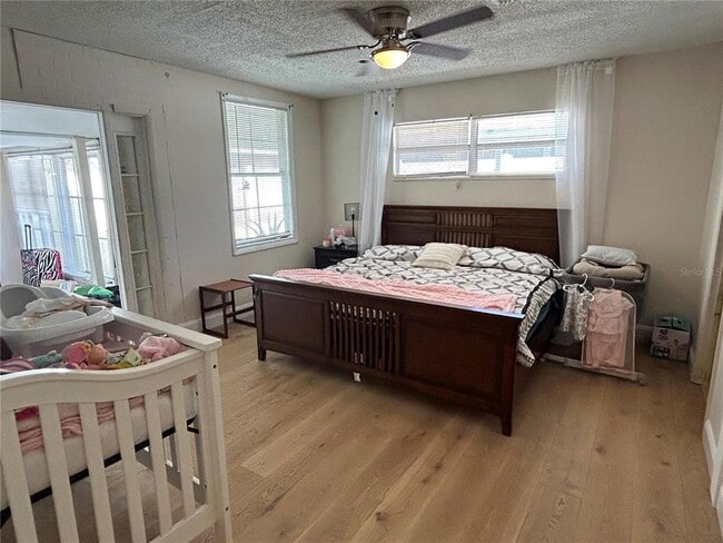 Building Photo - 430 N Hastings St