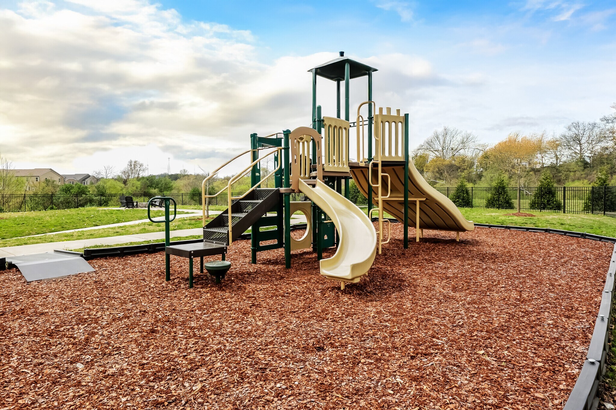 Building Photo - 906 Ridge Ln