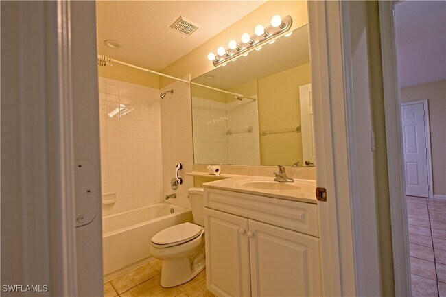 Building Photo - 25064 Peacock Ln