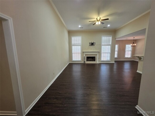 Building Photo - 2230 Kingsbury Dr