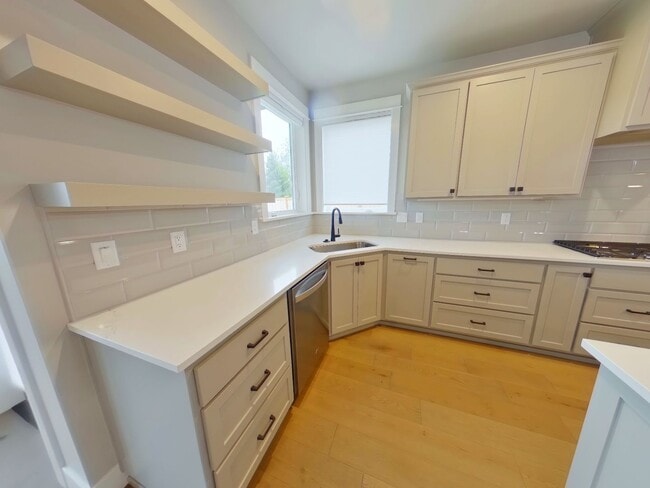 Building Photo - Newer home in The Nines in North Gilham