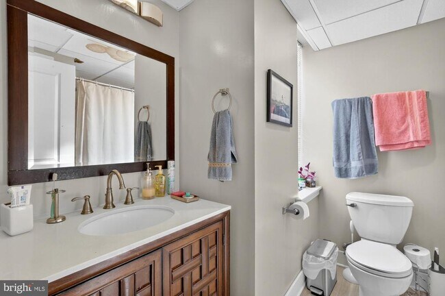 Building Photo - 709 N 3rd St