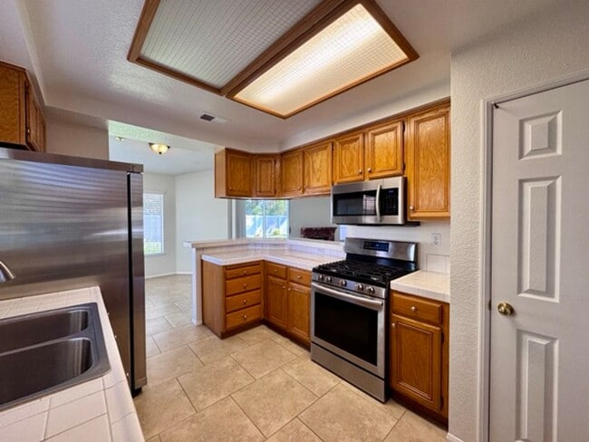Building Photo - Spacious South Corona Single Story with 3 ...