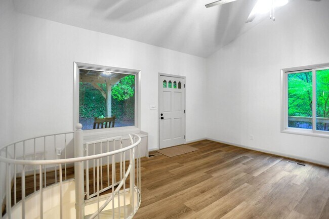 Building Photo - Charming 2BR House in Tryon