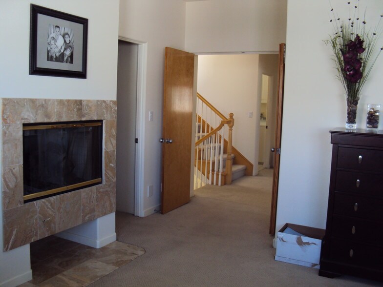 Master FP, W in closet - 314 N Catalina Ave