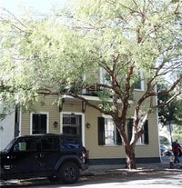 Building Photo - 1701 Prytania St