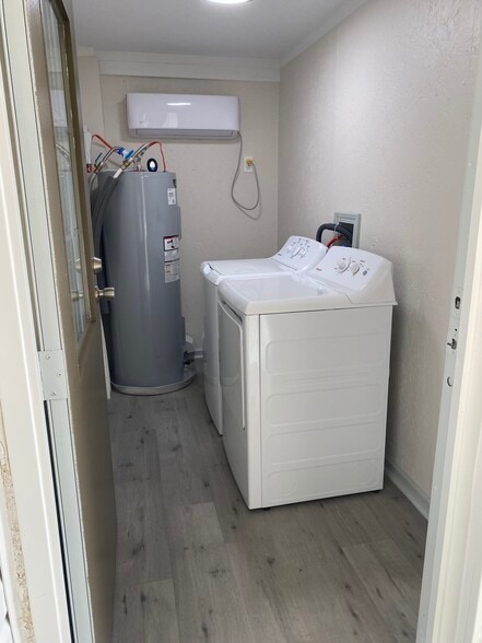 Building Photo - 626 Edward St